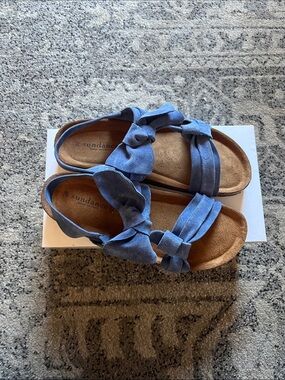 Sundance Tigerlily Sandals in Blub